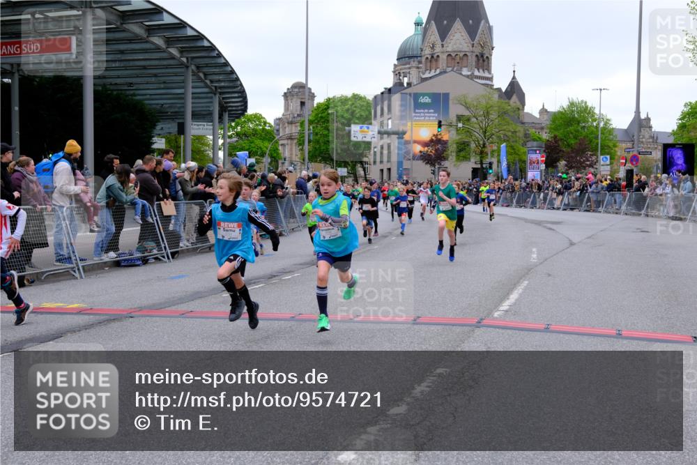 25.04.2026 - Das Zehntel Tim E. http://msf.ph/oto/9574721 25.04.2026 10:51:31 Ziel 5251, 5362, 5379, 5396, 5433, 5492, 5575, 5688, 5794, 5838, 6088, 6532, 6550, 6659, 6691, 6822, 6856, 6908, 6988, 7073, 7100, 7126, 7136, 7158, 7169, 7178, 7186, 7254, 7332, 7590, 7719, 7900, 7946, 7957, 7981 meine-sportfotos.de