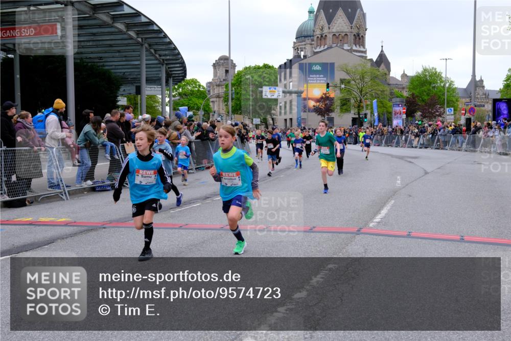 25.04.2026 - Das Zehntel Tim E. http://msf.ph/oto/9574723 25.04.2026 10:51:31 Ziel 5251, 5362, 5379, 5396, 5433, 5492, 5575, 5688, 5794, 5838, 6088, 6532, 6550, 6659, 6691, 6822, 6856, 6908, 6988, 7073, 7100, 7126, 7136, 7158, 7169, 7178, 7186, 7254, 7332, 7590, 7719, 7900, 7946, 7957, 7981 meine-sportfotos.de