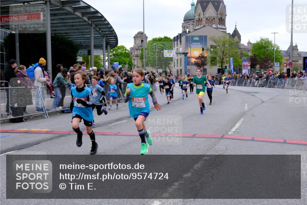 25.04.2026 - Das Zehntel Tim E. http://msf.ph/oto/9574724 25.04.2026 10:51:31 Ziel 5251, 5362, 5379, 5396, 5433, 5492, 5575, 5688, 5794, 5838, 6088, 6532, 6550, 6659, 6691, 6822, 6856, 6908, 6988, 7073, 7100, 7126, 7136, 7158, 7169, 7178, 7186, 7254, 7332, 7590, 7719, 7900, 7946, 7957, 7981 meine-sportfotos.de