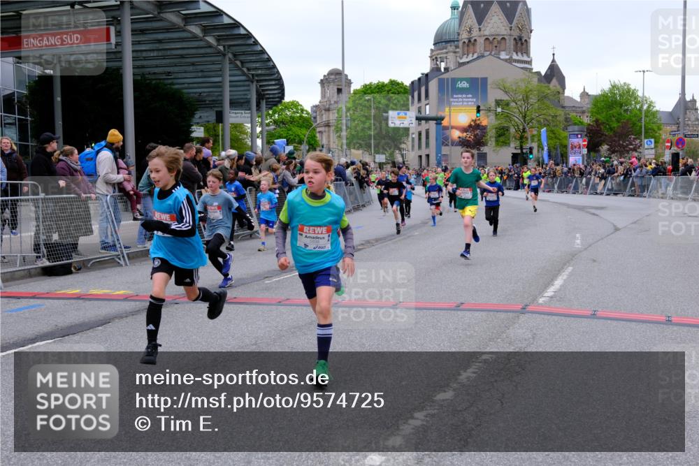 25.04.2026 - Das Zehntel Tim E. http://msf.ph/oto/9574725 25.04.2026 10:51:31 Ziel 5251, 5362, 5379, 5396, 5433, 5492, 5575, 5688, 5794, 5838, 6088, 6532, 6550, 6659, 6691, 6822, 6856, 6908, 6988, 7073, 7100, 7126, 7136, 7158, 7169, 7178, 7186, 7254, 7332, 7590, 7719, 7900, 7946, 7957, 7981 meine-sportfotos.de