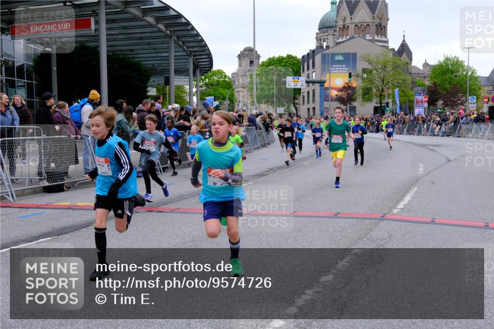 25.04.2026 - Das Zehntel Tim E. http://msf.ph/oto/9574726 25.04.2026 10:51:31 Ziel 5251, 5362, 5379, 5396, 5433, 5492, 5575, 5688, 5794, 5838, 6088, 6532, 6550, 6659, 6691, 6822, 6856, 6908, 6988, 7073, 7100, 7126, 7136, 7158, 7169, 7178, 7186, 7254, 7332, 7590, 7719, 7900, 7946, 7957, 7981 meine-sportfotos.de