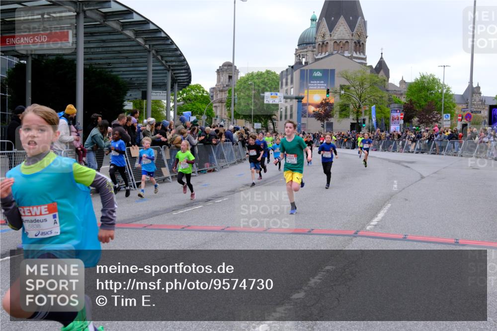 25.04.2026 - Das Zehntel Tim E. http://msf.ph/oto/9574730 25.04.2026 10:51:32 Ziel 5251, 5362, 5379, 5396, 5433, 5492, 5575, 5794, 5838, 6088, 6532, 6550, 6659, 6691, 6822, 6856, 6988, 7073, 7100, 7126, 7136, 7169, 7178, 7186, 7246, 7254, 7332, 7590, 7719, 7909, 7946, 7957, 7981 meine-sportfotos.de
