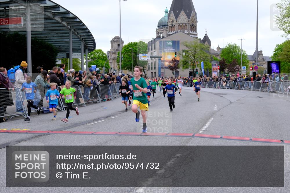 25.04.2026 - Das Zehntel Tim E. http://msf.ph/oto/9574732 25.04.2026 10:51:32 Ziel 5251, 5362, 5379, 5396, 5433, 5492, 5575, 5794, 5838, 6088, 6532, 6550, 6659, 6691, 6822, 6856, 6988, 7073, 7100, 7126, 7136, 7169, 7178, 7186, 7246, 7254, 7332, 7590, 7719, 7909, 7946, 7957, 7981 meine-sportfotos.de