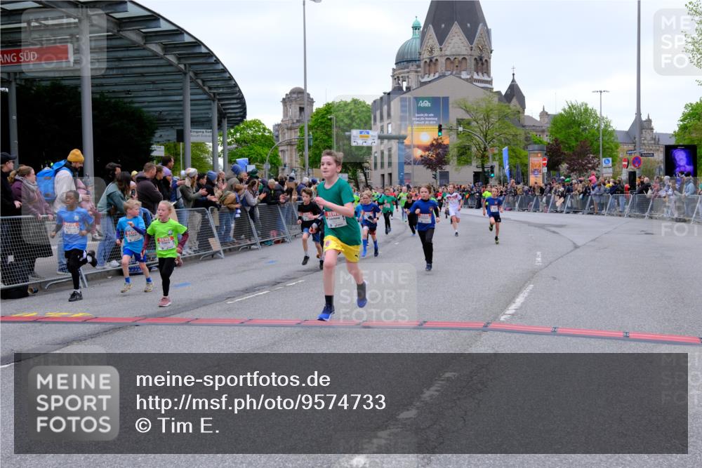 25.04.2026 - Das Zehntel Tim E. http://msf.ph/oto/9574733 25.04.2026 10:51:32 Ziel 5251, 5362, 5379, 5396, 5433, 5492, 5575, 5794, 5838, 6088, 6532, 6550, 6659, 6691, 6822, 6856, 6988, 7073, 7100, 7126, 7136, 7169, 7178, 7186, 7246, 7254, 7332, 7590, 7719, 7909, 7946, 7957, 7981 meine-sportfotos.de