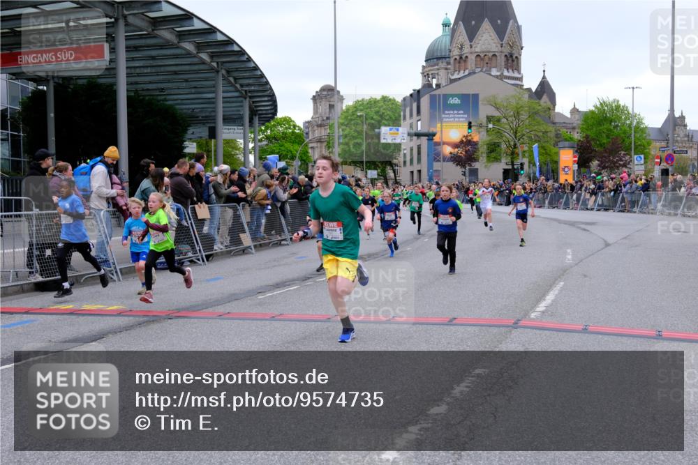 25.04.2026 - Das Zehntel Tim E. http://msf.ph/oto/9574735 25.04.2026 10:51:32 Ziel 5251, 5362, 5379, 5396, 5433, 5492, 5575, 5794, 5838, 6088, 6532, 6550, 6659, 6691, 6822, 6856, 6988, 7073, 7100, 7126, 7136, 7169, 7178, 7186, 7246, 7254, 7332, 7590, 7719, 7909, 7946, 7957, 7981 meine-sportfotos.de