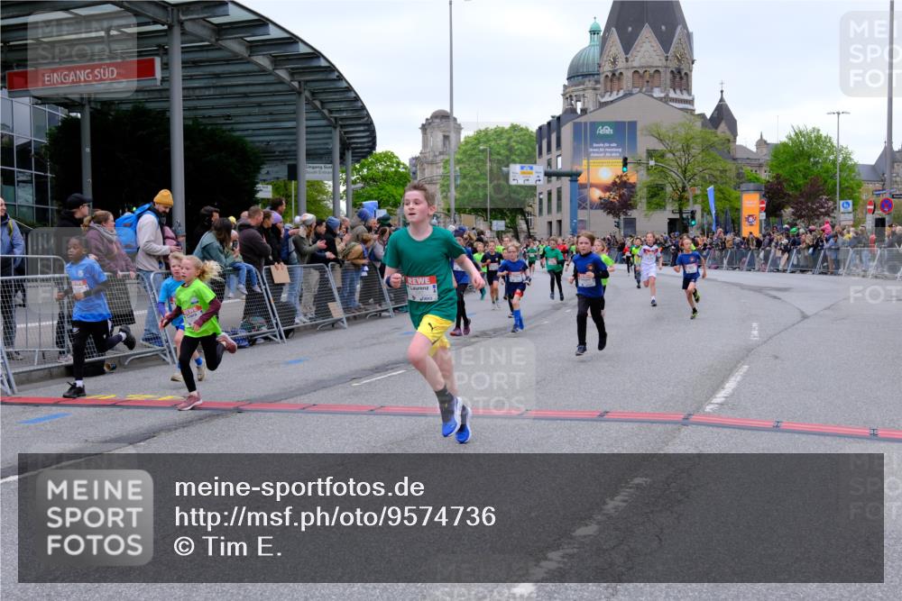 25.04.2026 - Das Zehntel Tim E. http://msf.ph/oto/9574736 25.04.2026 10:51:32 Ziel 5251, 5362, 5379, 5396, 5433, 5492, 5575, 5794, 5838, 6088, 6532, 6550, 6659, 6691, 6822, 6856, 6988, 7073, 7100, 7126, 7136, 7169, 7178, 7186, 7246, 7254, 7332, 7590, 7719, 7909, 7946, 7957, 7981 meine-sportfotos.de