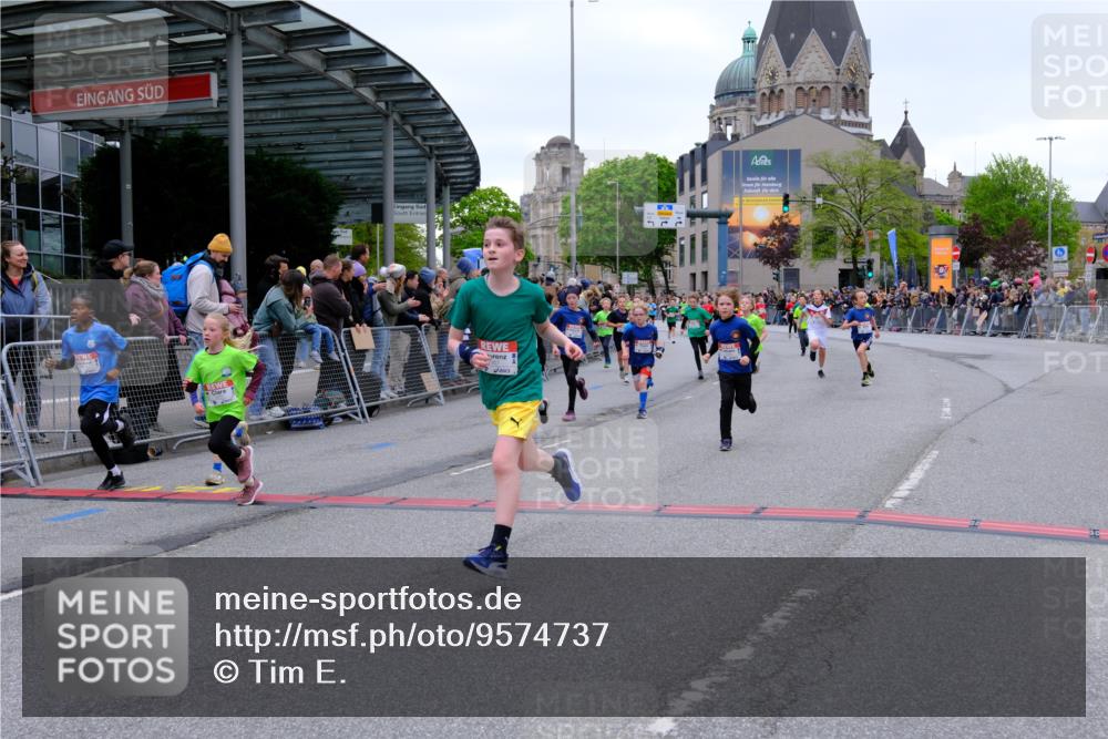 25.04.2026 - Das Zehntel Tim E. http://msf.ph/oto/9574737 25.04.2026 10:51:32 Ziel 5251, 5362, 5379, 5396, 5433, 5492, 5575, 5794, 5838, 6088, 6532, 6550, 6659, 6691, 6822, 6856, 6988, 7073, 7100, 7126, 7136, 7169, 7178, 7186, 7246, 7254, 7332, 7590, 7719, 7909, 7946, 7957, 7981 meine-sportfotos.de