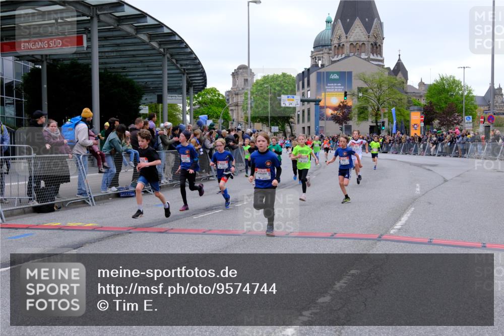 25.04.2026 - Das Zehntel Tim E. http://msf.ph/oto/9574744 25.04.2026 10:51:33 Ziel 5251, 5362, 5379, 5396, 5433, 5492, 5575, 5794, 5838, 6088, 6136, 6139, 6532, 6550, 6659, 6691, 6822, 6856, 6988, 7073, 7100, 7126, 7136, 7150, 7169, 7178, 7186, 7246, 7254, 7332, 7590, 7719, 7909, 7946, 7957, 7981 meine-sportfotos.de