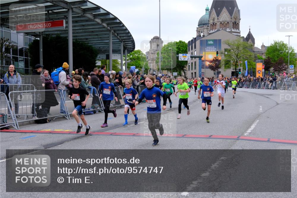 25.04.2026 - Das Zehntel Tim E. http://msf.ph/oto/9574747 25.04.2026 10:51:34 Ziel 5251, 5362, 5379, 5396, 5433, 5492, 5575, 5794, 5838, 6088, 6136, 6139, 6142, 6532, 6550, 6822, 6856, 6988, 7073, 7100, 7126, 7136, 7150, 7169, 7178, 7186, 7246, 7254, 7332, 7388, 7590, 7909, 7946, 7957, 7981 meine-sportfotos.de
