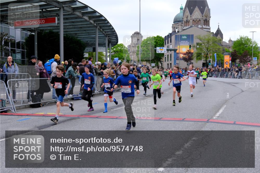 25.04.2026 - Das Zehntel Tim E. http://msf.ph/oto/9574748 25.04.2026 10:51:34 Ziel 5251, 5362, 5379, 5396, 5433, 5492, 5575, 5794, 5838, 6088, 6136, 6139, 6142, 6532, 6550, 6822, 6856, 6988, 7073, 7100, 7126, 7136, 7150, 7169, 7178, 7186, 7246, 7254, 7332, 7388, 7590, 7909, 7946, 7957, 7981 meine-sportfotos.de