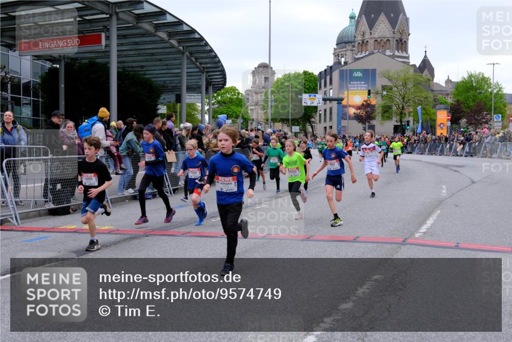 25.04.2026 - Das Zehntel Tim E. http://msf.ph/oto/9574749 25.04.2026 10:51:34 Ziel 5251, 5362, 5379, 5396, 5433, 5492, 5575, 5794, 5838, 6088, 6136, 6139, 6142, 6532, 6550, 6822, 6856, 6988, 7073, 7100, 7126, 7136, 7150, 7169, 7178, 7186, 7246, 7254, 7332, 7388, 7590, 7909, 7946, 7957, 7981 meine-sportfotos.de