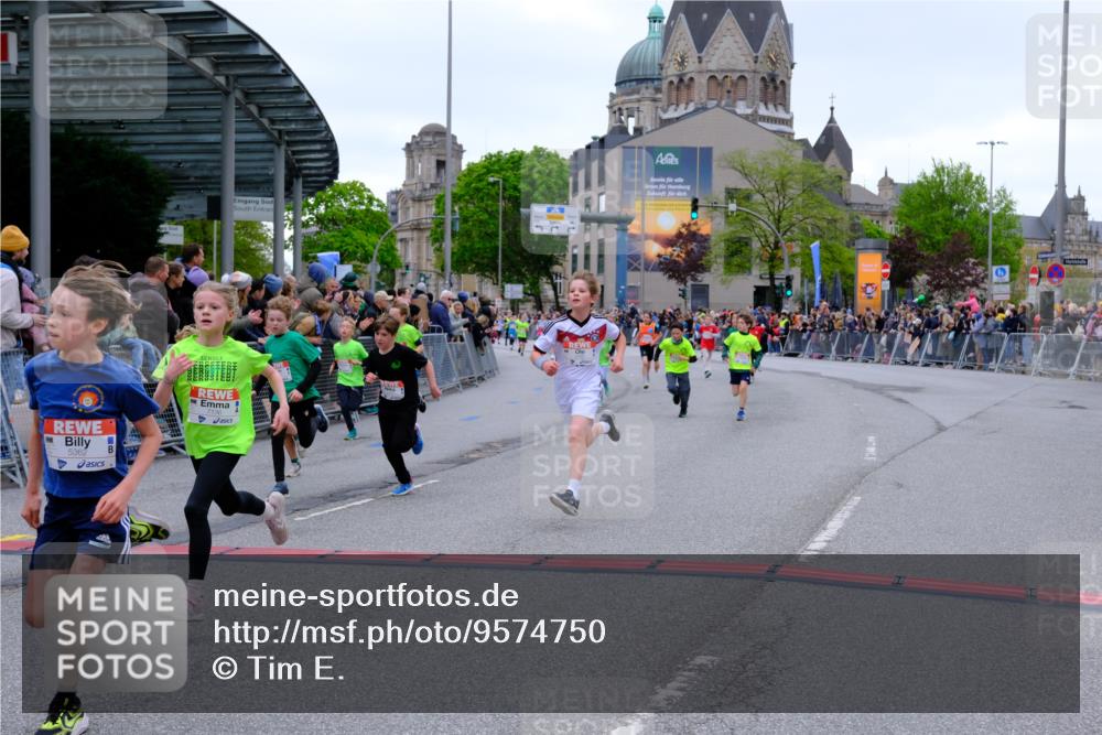 25.04.2026 - Das Zehntel Tim E. http://msf.ph/oto/9574750 25.04.2026 10:51:35 Ziel 5251, 5362, 5379, 5396, 5433, 5492, 5575, 5794, 5838, 6088, 6136, 6139, 6142, 6532, 6550, 6822, 6856, 6988, 7073, 7100, 7126, 7136, 7150, 7169, 7178, 7186, 7246, 7254, 7332, 7388, 7590, 7909, 7946, 7957 meine-sportfotos.de