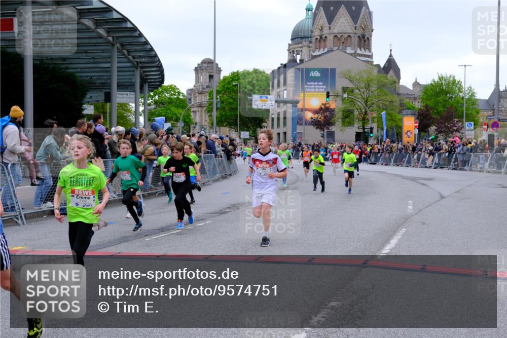25.04.2026 - Das Zehntel Tim E. http://msf.ph/oto/9574751 25.04.2026 10:51:35 Ziel 5251, 5362, 5379, 5396, 5433, 5492, 5575, 5794, 5838, 6088, 6136, 6139, 6142, 6532, 6550, 6822, 6856, 6988, 7073, 7100, 7126, 7136, 7150, 7169, 7178, 7186, 7246, 7254, 7332, 7388, 7590, 7909, 7946, 7957 meine-sportfotos.de