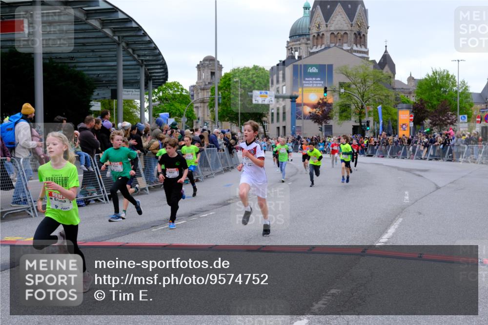 25.04.2026 - Das Zehntel Tim E. http://msf.ph/oto/9574752 25.04.2026 10:51:35 Ziel 5251, 5362, 5379, 5396, 5433, 5492, 5575, 5794, 5838, 6088, 6136, 6139, 6142, 6532, 6550, 6822, 6856, 6988, 7073, 7100, 7126, 7136, 7150, 7169, 7178, 7186, 7246, 7254, 7332, 7388, 7590, 7909, 7946, 7957 meine-sportfotos.de