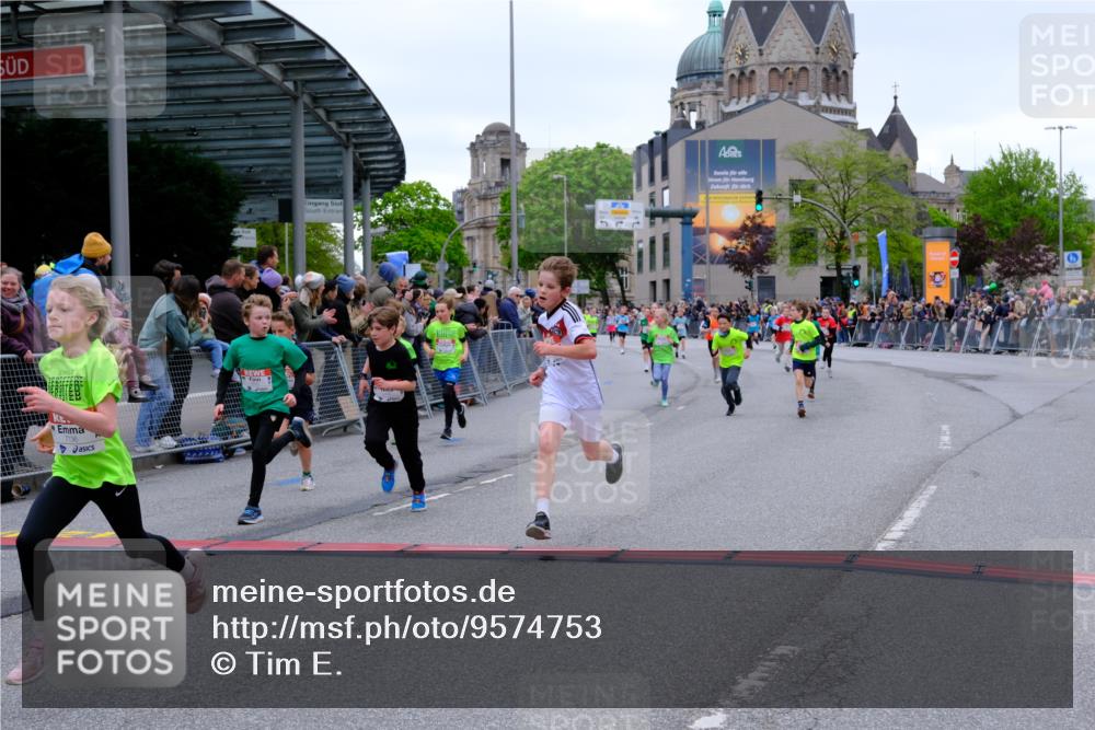 25.04.2026 - Das Zehntel Tim E. http://msf.ph/oto/9574753 25.04.2026 10:51:35 Ziel 5251, 5362, 5379, 5396, 5433, 5492, 5575, 5794, 5838, 6088, 6136, 6139, 6142, 6532, 6550, 6822, 6856, 6988, 7073, 7100, 7126, 7136, 7150, 7169, 7178, 7186, 7246, 7254, 7332, 7388, 7590, 7909, 7946, 7957 meine-sportfotos.de