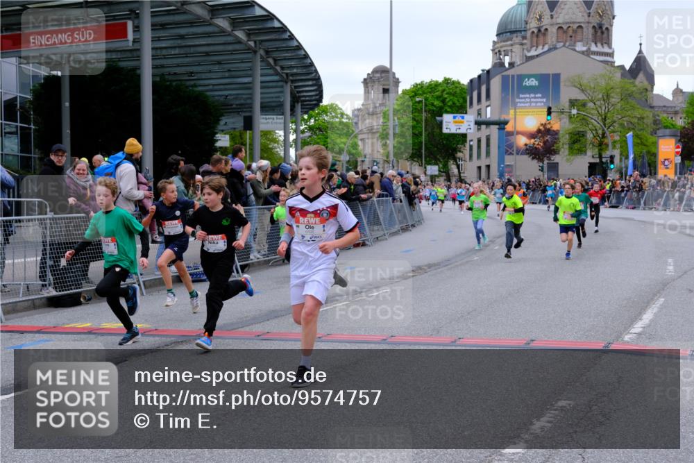 25.04.2026 - Das Zehntel Tim E. http://msf.ph/oto/9574757 25.04.2026 10:51:36 Ziel 5251, 5362, 5379, 5396, 5433, 5492, 5551, 5575, 5794, 5838, 6136, 6139, 6142, 6532, 6550, 6822, 6856, 6988, 7100, 7126, 7136, 7150, 7178, 7246, 7254, 7332, 7388, 7590, 7909, 7957 meine-sportfotos.de