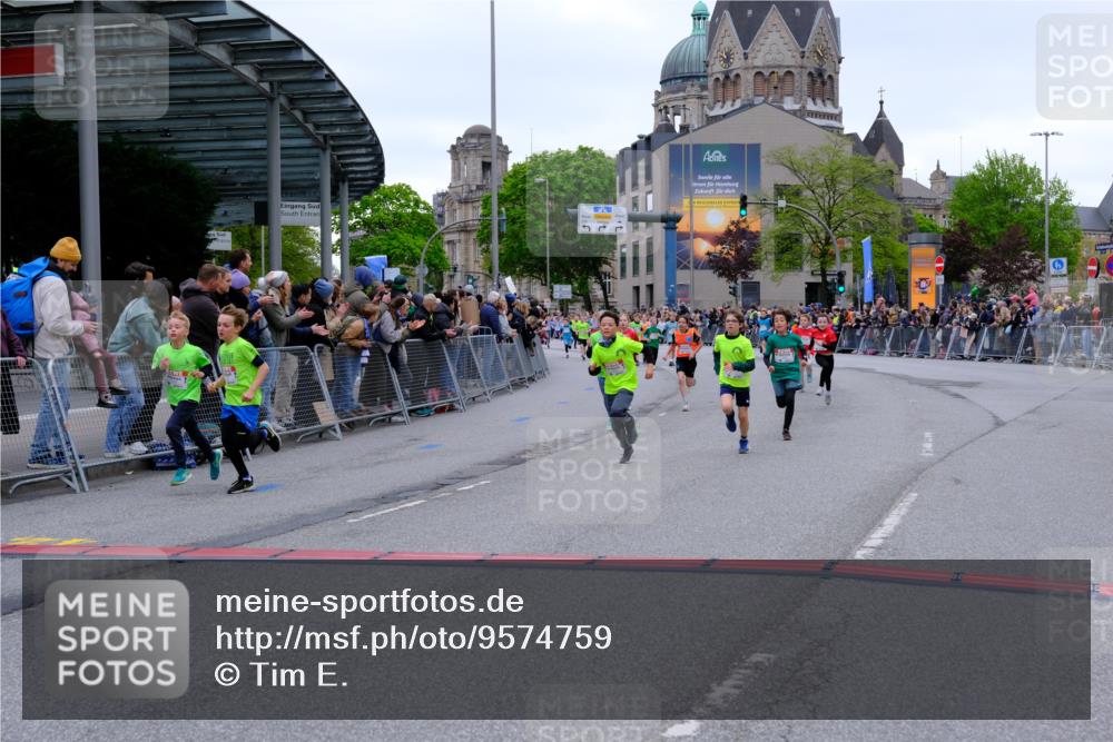 25.04.2026 - Das Zehntel Tim E. http://msf.ph/oto/9574759 25.04.2026 10:51:36 Ziel 5251, 5362, 5379, 5396, 5433, 5492, 5551, 5575, 5794, 5838, 6136, 6139, 6142, 6532, 6550, 6822, 6856, 6988, 7100, 7126, 7136, 7150, 7178, 7246, 7254, 7332, 7388, 7590, 7909, 7957 meine-sportfotos.de