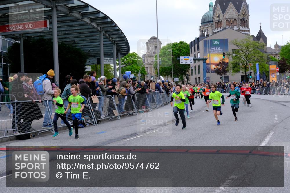 25.04.2026 - Das Zehntel Tim E. http://msf.ph/oto/9574762 25.04.2026 10:51:37 Ziel 5251, 5362, 5379, 5396, 5433, 5492, 5551, 5575, 6136, 6139, 6142, 6532, 6550, 6822, 6856, 6988, 7100, 7126, 7136, 7150, 7246, 7254, 7388, 7590, 7909, 7957 meine-sportfotos.de