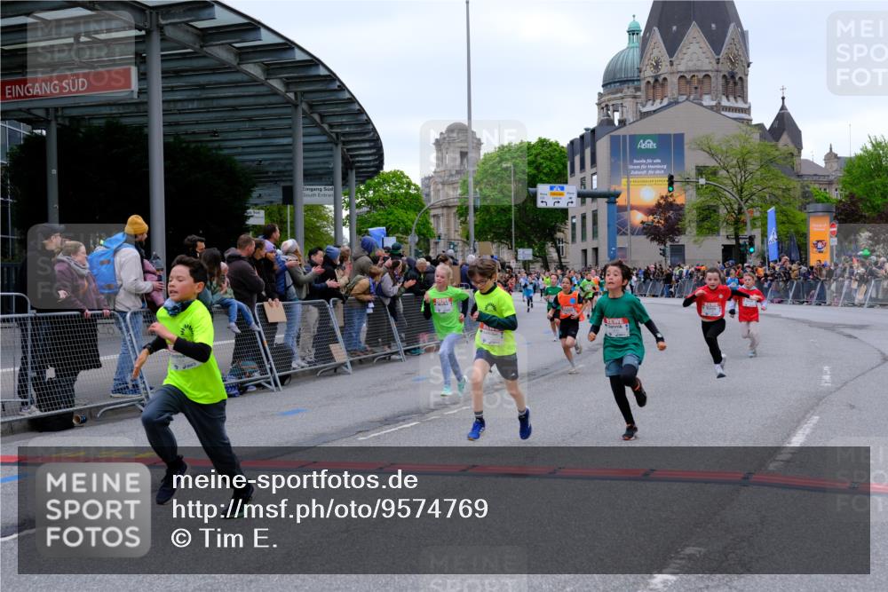 25.04.2026 - Das Zehntel Tim E. http://msf.ph/oto/9574769 25.04.2026 10:51:38 Ziel 5251, 5362, 5379, 5396, 5433, 5492, 5551, 5575, 5782, 6136, 6139, 6142, 6532, 6550, 6822, 6856, 6988, 7100, 7126, 7136, 7150, 7246, 7254, 7388, 7909, 7957 meine-sportfotos.de