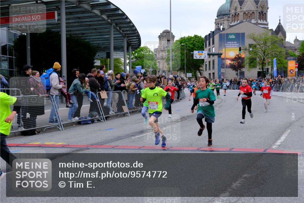 25.04.2026 - Das Zehntel Tim E. http://msf.ph/oto/9574772 25.04.2026 10:51:38 Ziel 5251, 5362, 5379, 5396, 5433, 5492, 5551, 5575, 5782, 6136, 6139, 6142, 6532, 6550, 6822, 6856, 6988, 7100, 7126, 7136, 7150, 7246, 7254, 7388, 7909, 7957 meine-sportfotos.de