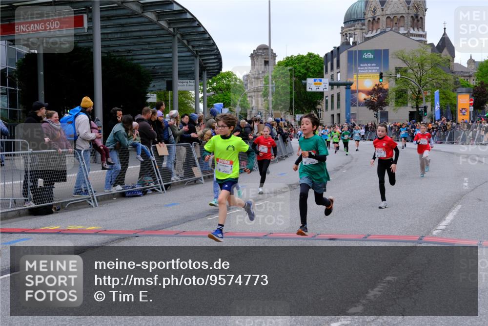 25.04.2026 - Das Zehntel Tim E. http://msf.ph/oto/9574773 25.04.2026 10:51:38 Ziel 5251, 5362, 5379, 5396, 5433, 5492, 5551, 5575, 5782, 6136, 6139, 6142, 6532, 6550, 6822, 6856, 6988, 7100, 7126, 7136, 7150, 7246, 7254, 7388, 7909, 7957 meine-sportfotos.de