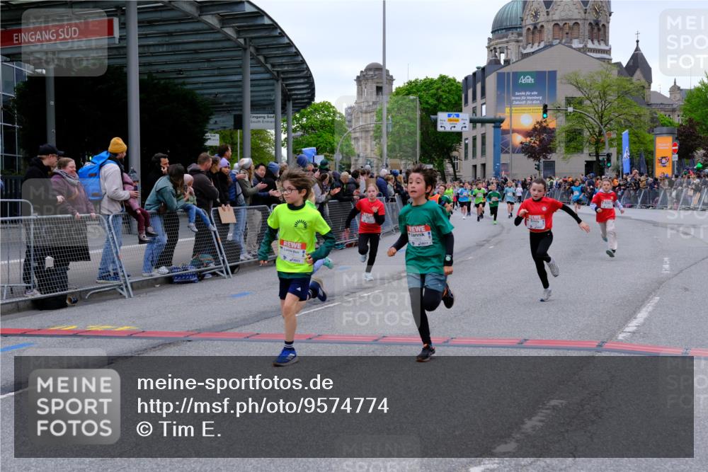 25.04.2026 - Das Zehntel Tim E. http://msf.ph/oto/9574774 25.04.2026 10:51:38 Ziel 5251, 5362, 5379, 5396, 5433, 5492, 5551, 5575, 5782, 6136, 6139, 6142, 6532, 6550, 6822, 6856, 6988, 7100, 7126, 7136, 7150, 7246, 7254, 7388, 7909, 7957 meine-sportfotos.de