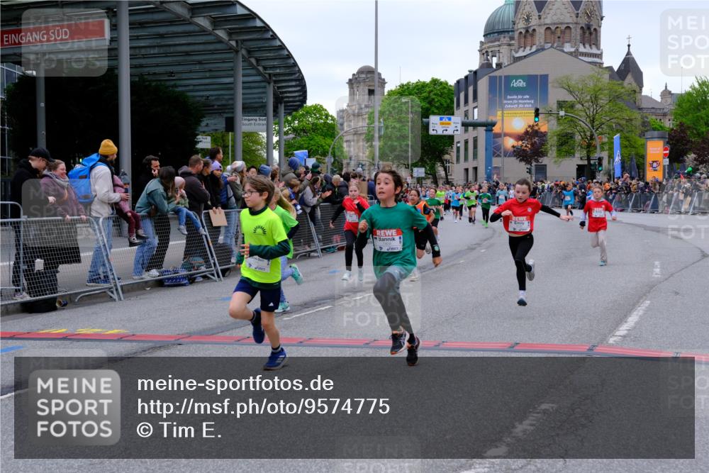 25.04.2026 - Das Zehntel Tim E. http://msf.ph/oto/9574775 25.04.2026 10:51:38 Ziel 5251, 5362, 5379, 5396, 5433, 5492, 5551, 5575, 5782, 6136, 6139, 6142, 6532, 6550, 6822, 6856, 6988, 7100, 7126, 7136, 7150, 7246, 7254, 7388, 7909, 7957 meine-sportfotos.de