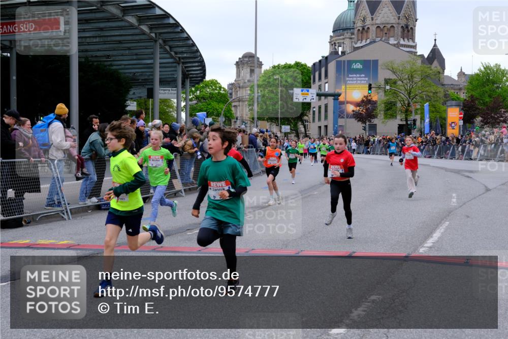 25.04.2026 - Das Zehntel Tim E. http://msf.ph/oto/9574777 25.04.2026 10:51:38 Ziel 5251, 5362, 5379, 5396, 5433, 5492, 5551, 5575, 5782, 6136, 6139, 6142, 6532, 6550, 6822, 6856, 6988, 7100, 7126, 7136, 7150, 7246, 7254, 7388, 7909, 7957 meine-sportfotos.de