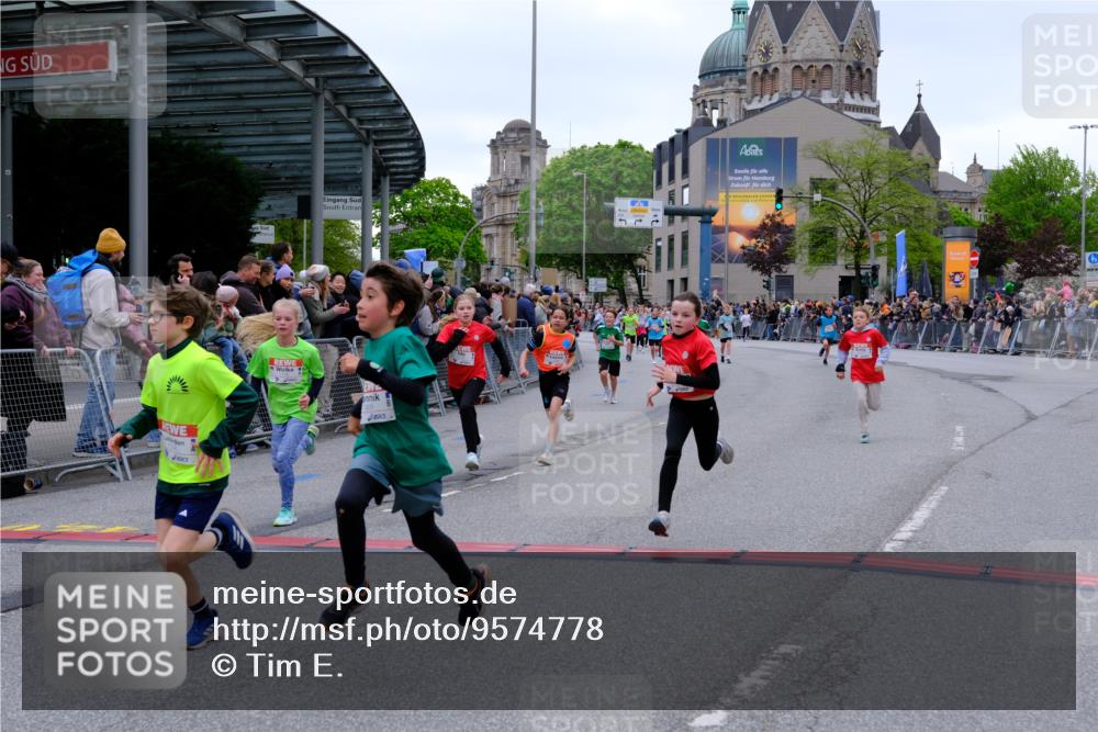 25.04.2026 - Das Zehntel Tim E. http://msf.ph/oto/9574778 25.04.2026 10:51:39 Ziel 5362, 5379, 5396, 5433, 5492, 5526, 5551, 5575, 5733, 5782, 6136, 6139, 6142, 6532, 6550, 6822, 6856, 6988, 7100, 7126, 7136, 7150, 7246, 7254, 7388, 7909 meine-sportfotos.de