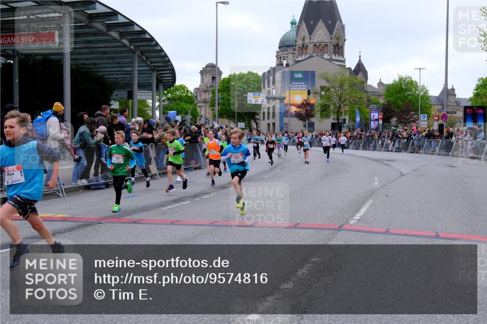 25.04.2026 - Das Zehntel Tim E. http://msf.ph/oto/9574816 25.04.2026 10:51:45 Ziel 5089, 5484, 5526, 5551, 5733, 5782, 5820, 5823, 6064, 6078, 6136, 6139, 6142, 6250, 6424, 7103, 7150, 7300, 7388, 8044 meine-sportfotos.de