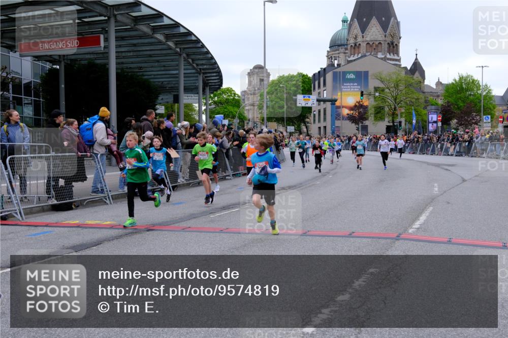 25.04.2026 - Das Zehntel Tim E. http://msf.ph/oto/9574819 25.04.2026 10:51:46 Ziel 5089, 5484, 5526, 5551, 5733, 5782, 5820, 5823, 6064, 6078, 6142, 6250, 6424, 7103, 7208, 7300, 7388, 7897, 7963, 8044 meine-sportfotos.de