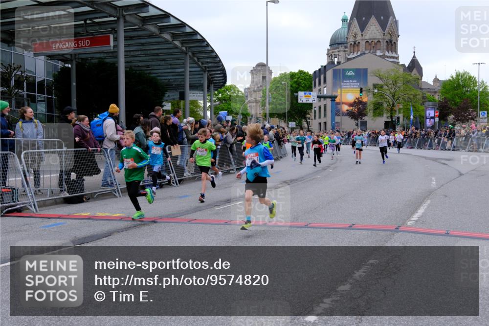 25.04.2026 - Das Zehntel Tim E. http://msf.ph/oto/9574820 25.04.2026 10:51:46 Ziel 5089, 5484, 5526, 5551, 5733, 5782, 5820, 5823, 6064, 6078, 6142, 6250, 6424, 7103, 7208, 7300, 7388, 7897, 7963, 8044 meine-sportfotos.de