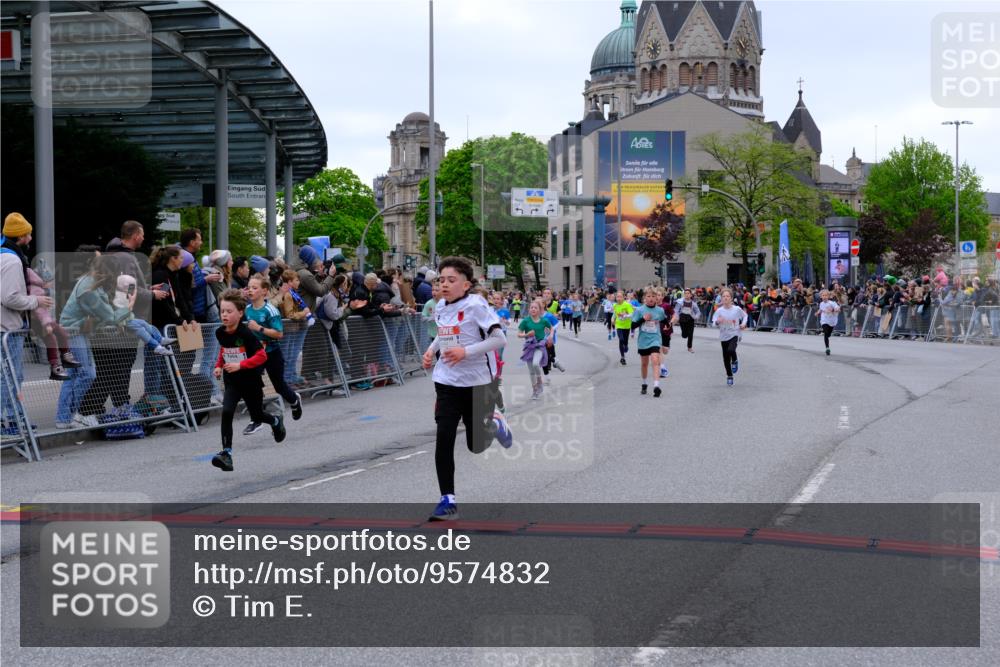 25.04.2026 - Das Zehntel Tim E. http://msf.ph/oto/9574832 25.04.2026 10:51:49 Ziel 5067, 5089, 5484, 5526, 5733, 5782, 5820, 5823, 6064, 6078, 6100, 6250, 6424, 7103, 7208, 7252, 7300, 7591, 7603, 7700, 7721, 7897, 7963, 8044, 8050 meine-sportfotos.de