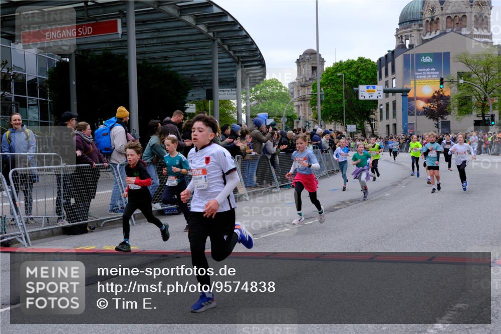 25.04.2026 - Das Zehntel Tim E. http://msf.ph/oto/9574838 25.04.2026 10:51:50 Ziel 5067, 5089, 5484, 5526, 5733, 5782, 5820, 5823, 6064, 6078, 6100, 6250, 6424, 7103, 7208, 7252, 7300, 7591, 7603, 7700, 7721, 7897, 7963, 8044, 8050 meine-sportfotos.de