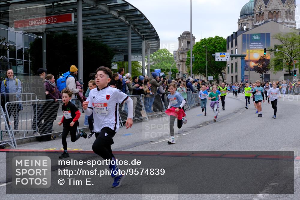 25.04.2026 - Das Zehntel Tim E. http://msf.ph/oto/9574839 25.04.2026 10:51:50 Ziel 5067, 5089, 5484, 5526, 5733, 5782, 5820, 5823, 6064, 6078, 6100, 6250, 6424, 7103, 7208, 7252, 7300, 7591, 7603, 7700, 7721, 7897, 7963, 8044, 8050 meine-sportfotos.de