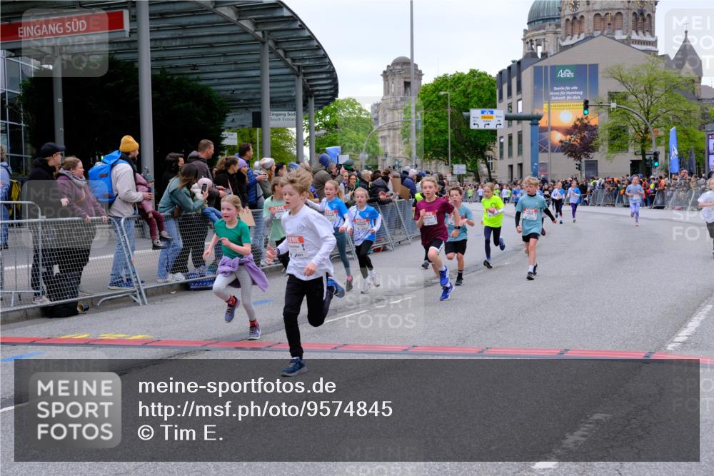 25.04.2026 - Das Zehntel Tim E. http://msf.ph/oto/9574845 25.04.2026 10:51:52 Ziel 5067, 5089, 5484, 5820, 5823, 6064, 6078, 6100, 6250, 6424, 6426, 7103, 7208, 7252, 7300, 7591, 7603, 7700, 7721, 7897, 7963, 8044, 8050 meine-sportfotos.de