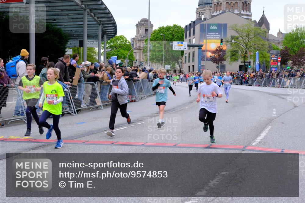25.04.2026 - Das Zehntel Tim E. http://msf.ph/oto/9574853 25.04.2026 10:51:54 Ziel 5067, 5089, 5484, 6064, 6100, 6250, 6352, 6357, 6424, 6426, 7103, 7208, 7252, 7591, 7603, 7628, 7700, 7721, 7734, 7758, 7897, 7963, 8044, 8050 meine-sportfotos.de