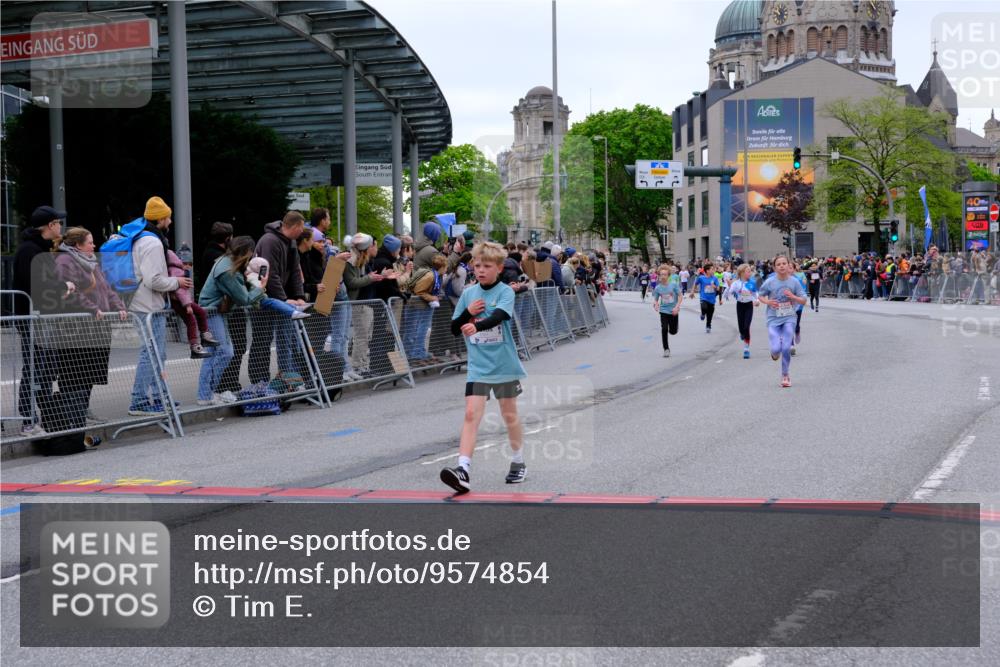 25.04.2026 - Das Zehntel Tim E. http://msf.ph/oto/9574854 25.04.2026 10:51:56 Ziel 5067, 5089, 6100, 6250, 6352, 6357, 6424, 6426, 7208, 7252, 7591, 7603, 7628, 7700, 7721, 7734, 7758, 7897, 7963, 8050 meine-sportfotos.de