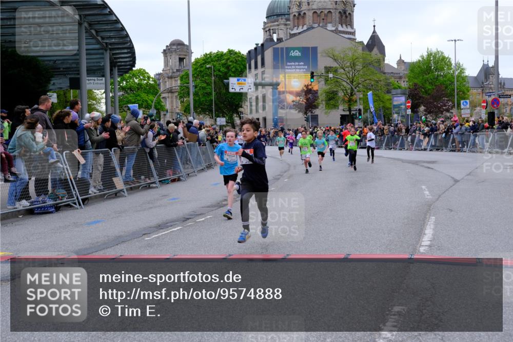 25.04.2026 - Das Zehntel Tim E. http://msf.ph/oto/9574888 25.04.2026 10:52:04 Ziel 5176, 5569, 6087, 6352, 6357, 6426, 6752, 6766, 6869, 7110, 7142, 7305, 7436, 7628, 7675, 7734, 7758, 8015, 8042 meine-sportfotos.de