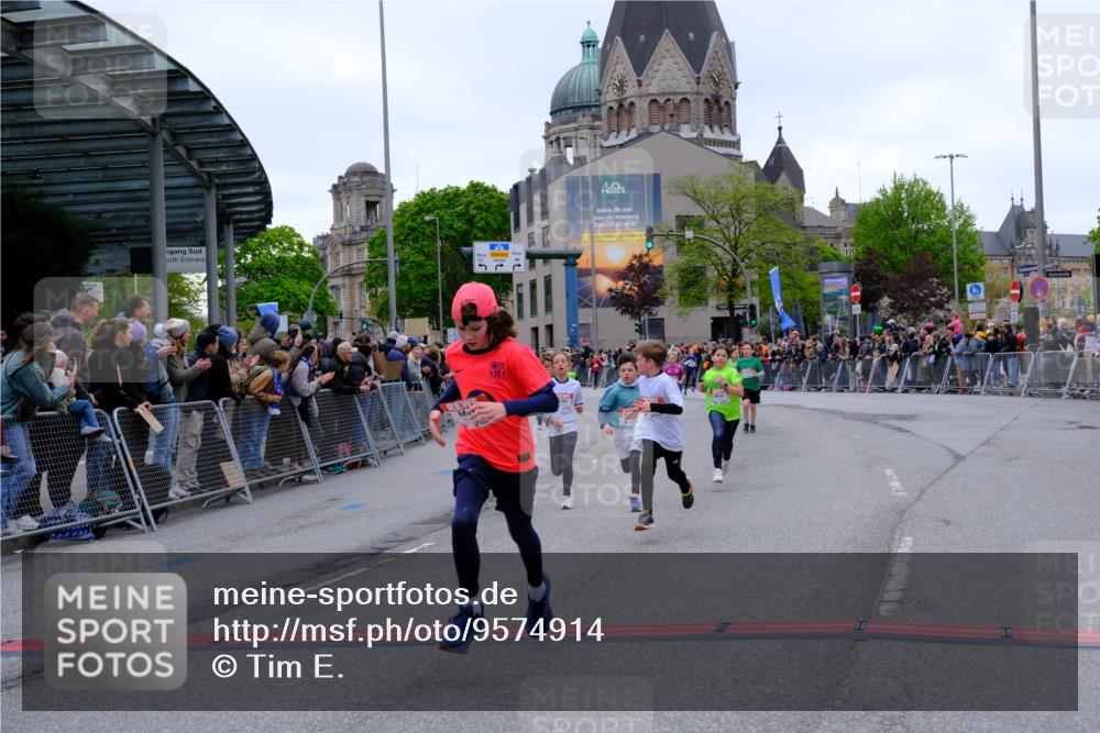 25.04.2026 - Das Zehntel Tim E. http://msf.ph/oto/9574914 25.04.2026 10:52:08 Ziel 5009, 5176, 5241, 5569, 6009, 6087, 6752, 6766, 6869, 7110, 7142, 7162, 7305, 7436, 7675, 7884, 8015, 8042 meine-sportfotos.de