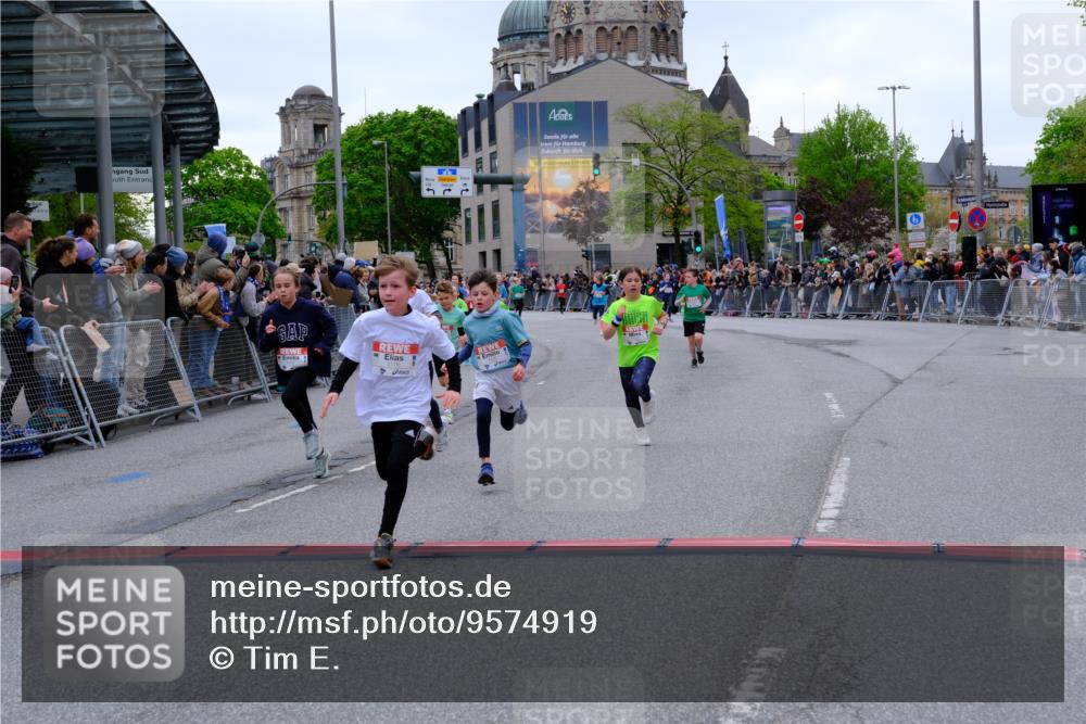 25.04.2026 - Das Zehntel Tim E. http://msf.ph/oto/9574919 25.04.2026 10:52:08 Ziel 5009, 5176, 5241, 5569, 6009, 6087, 6752, 6766, 6869, 7110, 7142, 7162, 7305, 7436, 7675, 7884, 8015, 8042 meine-sportfotos.de