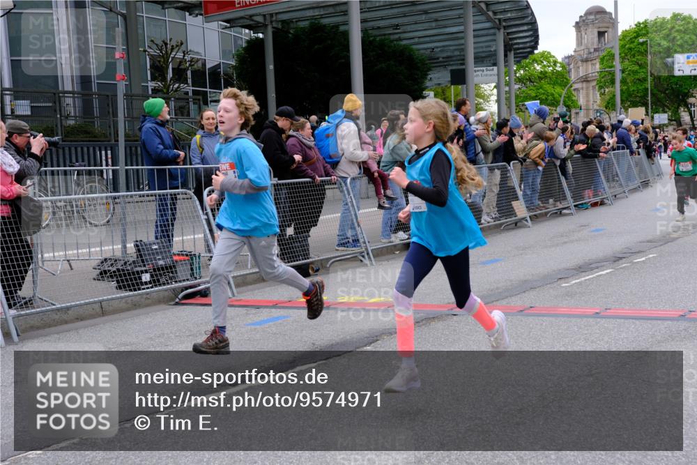 25.04.2026 - Das Zehntel Tim E. http://msf.ph/oto/9574971 25.04.2026 10:52:17 Ziel 5009, 5241, 5428, 5800, 6009, 6153, 6155, 6826, 6929, 7116, 7129, 7162, 7197, 7749, 7884, 7966 meine-sportfotos.de