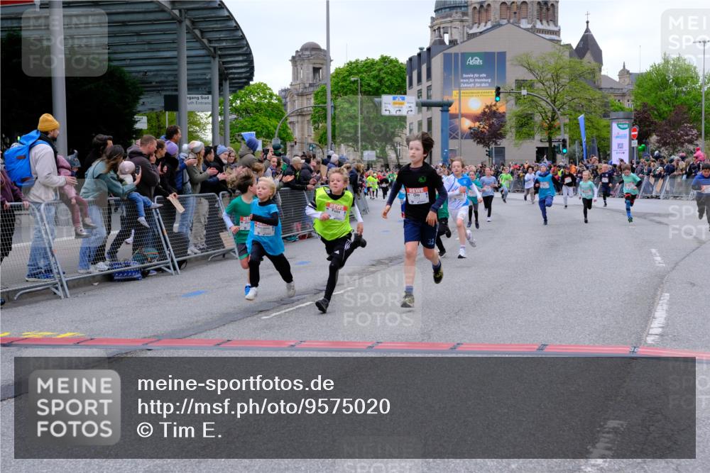 25.04.2026 - Das Zehntel Tim E. http://msf.ph/oto/9575020 25.04.2026 10:52:26 Ziel 5100, 5428, 5450, 5515, 5689, 5740, 5751, 5777, 5781, 5874, 6015, 6019, 6027, 6080, 6153, 6155, 6703, 6826, 7101, 7172, 7180, 7184, 7197, 7731, 7806, 7863, 7907, 7930, 7966 meine-sportfotos.de