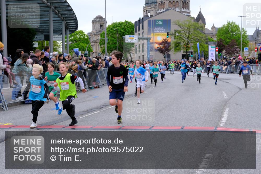 25.04.2026 - Das Zehntel Tim E. http://msf.ph/oto/9575022 25.04.2026 10:52:26 Ziel 5100, 5428, 5450, 5515, 5689, 5740, 5751, 5777, 5781, 5874, 6015, 6019, 6027, 6080, 6153, 6155, 6703, 6826, 7101, 7172, 7180, 7184, 7197, 7731, 7806, 7863, 7907, 7930, 7966 meine-sportfotos.de