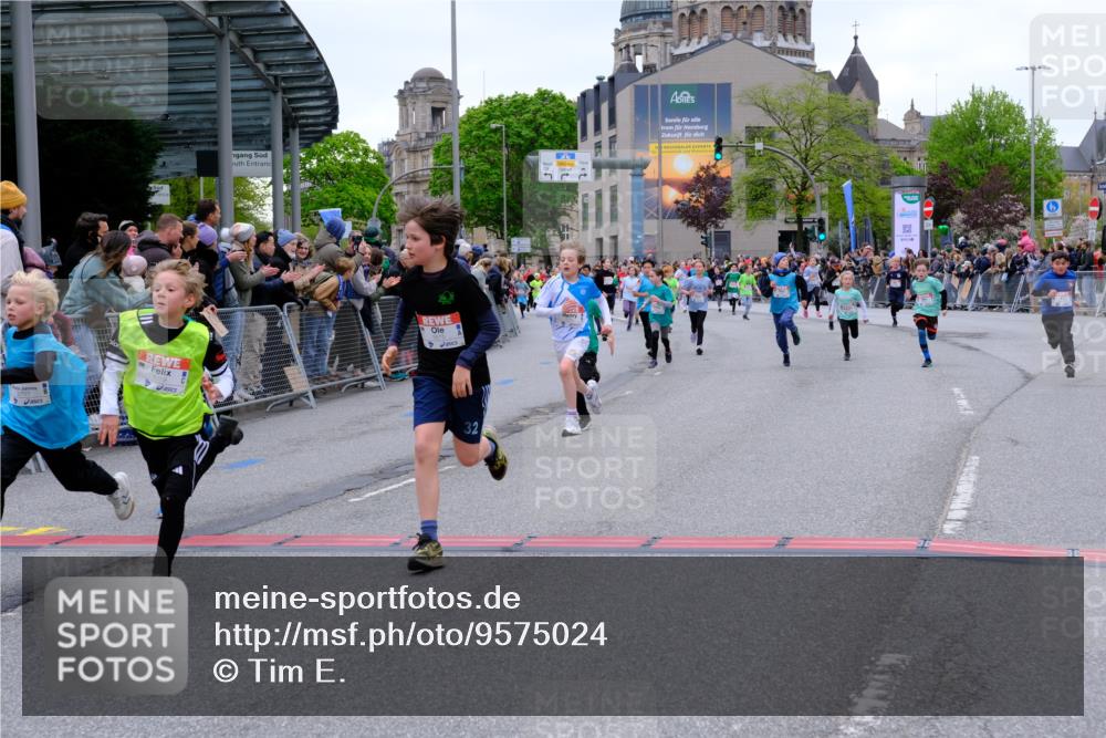 25.04.2026 - Das Zehntel Tim E. http://msf.ph/oto/9575024 25.04.2026 10:52:26 Ziel 5100, 5428, 5450, 5515, 5689, 5740, 5751, 5777, 5781, 5874, 6015, 6019, 6027, 6080, 6153, 6155, 6703, 6826, 7101, 7172, 7180, 7184, 7197, 7731, 7806, 7863, 7907, 7930, 7966 meine-sportfotos.de