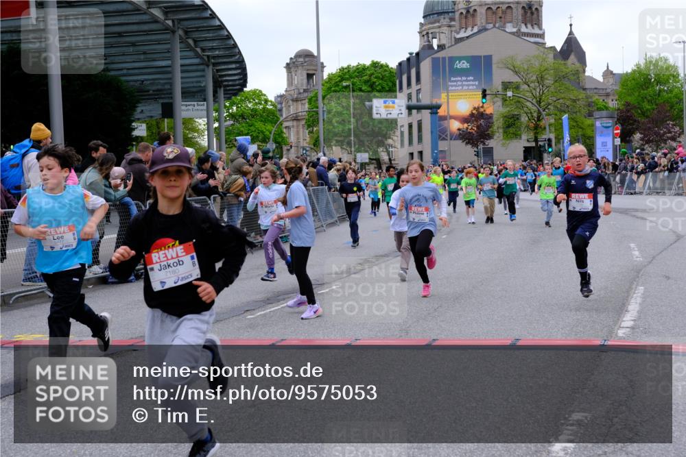 25.04.2026 - Das Zehntel Tim E. http://msf.ph/oto/9575053 25.04.2026 10:52:31 Ziel 5081, 5092, 5100, 5450, 5515, 5689, 5740, 5751, 5777, 5781, 5874, 6015, 6019, 6027, 6144, 6409, 6428, 6493, 6512, 6679, 6754, 7101, 7172, 7180, 7184, 7320, 7608, 7731, 7806, 7863, 7907, 7930, 7976 meine-sportfotos.de