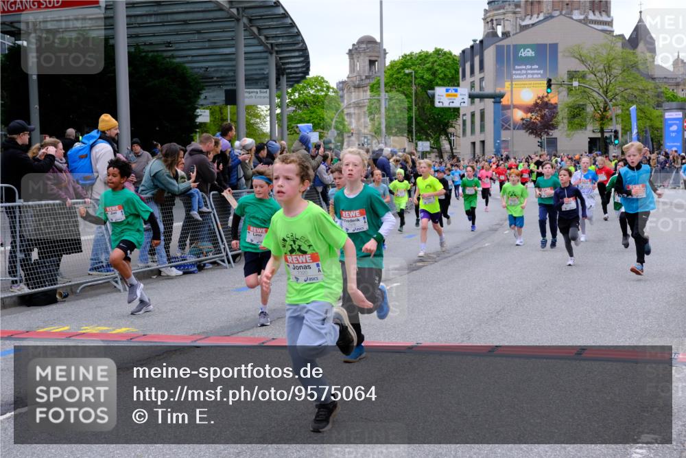 25.04.2026 - Das Zehntel Tim E. http://msf.ph/oto/9575064 25.04.2026 10:52:35 Ziel 5081, 5092, 5100, 5450, 5689, 5738, 5777, 5781, 5874, 5907, 6015, 6027, 6054, 6144, 6147, 6409, 6428, 6493, 6512, 6651, 6679, 6754, 6987, 7180, 7184, 7238, 7299, 7320, 7608, 7615, 7745, 7757, 7904, 7921, 7976, 8022, 8024, 8036 meine-sportfotos.de