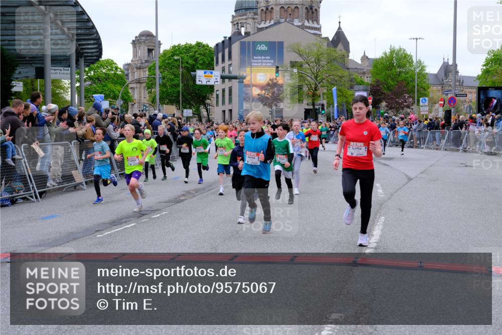 25.04.2026 - Das Zehntel Tim E. http://msf.ph/oto/9575067 25.04.2026 10:52:36 Ziel 5081, 5092, 5100, 5689, 5738, 5777, 5781, 5874, 5907, 6015, 6027, 6054, 6144, 6147, 6409, 6428, 6493, 6512, 6651, 6679, 6754, 6935, 6960, 6987, 7180, 7184, 7238, 7299, 7320, 7608, 7615, 7745, 7757, 7904, 7921, 7976, 8022, 8024, 8036 meine-sportfotos.de