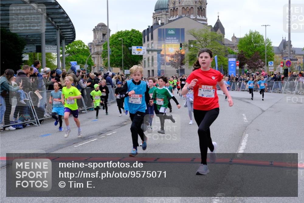 25.04.2026 - Das Zehntel Tim E. http://msf.ph/oto/9575071 25.04.2026 10:52:37 Ziel 5081, 5092, 5100, 5292, 5303, 5514, 5689, 5738, 5777, 5907, 6027, 6054, 6144, 6147, 6409, 6428, 6493, 6512, 6651, 6679, 6754, 6935, 6960, 6987, 7180, 7184, 7238, 7255, 7299, 7320, 7608, 7615, 7745, 7757, 7904, 7921, 7976, 8022, 8024, 8036 meine-sportfotos.de