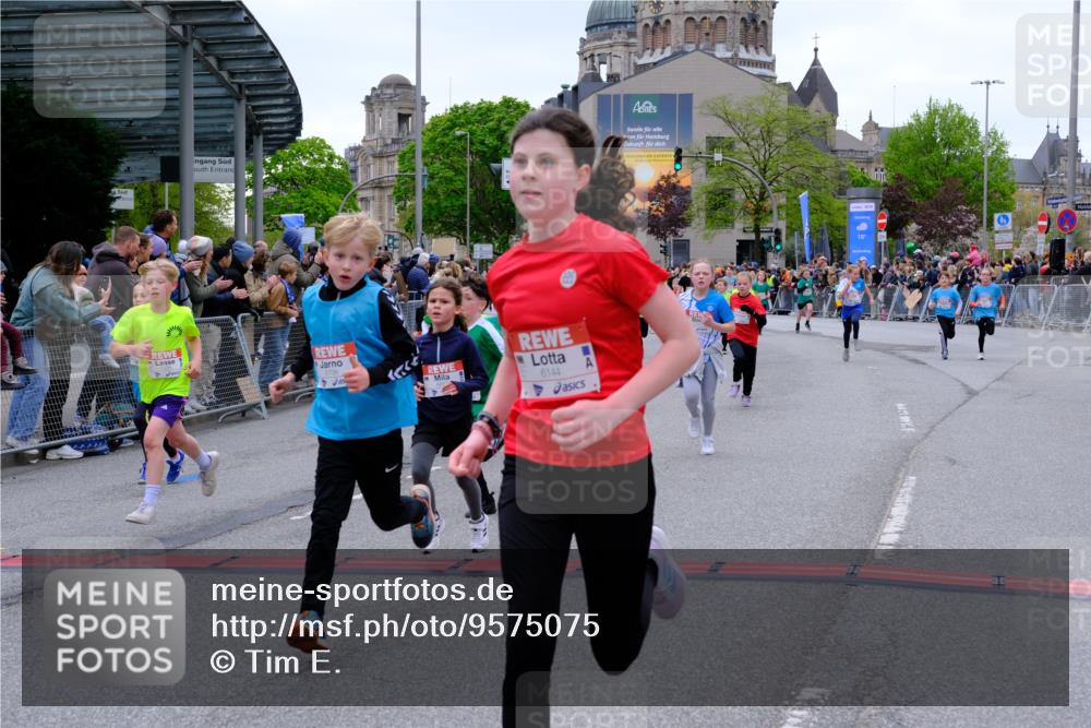 25.04.2026 - Das Zehntel Tim E. http://msf.ph/oto/9575075 25.04.2026 10:52:37 Ziel 5081, 5092, 5100, 5292, 5303, 5514, 5689, 5738, 5777, 5907, 6027, 6054, 6144, 6147, 6409, 6428, 6493, 6512, 6651, 6679, 6754, 6935, 6960, 6987, 7180, 7184, 7238, 7255, 7299, 7320, 7608, 7615, 7745, 7757, 7904, 7921, 7976, 8022, 8024, 8036 meine-sportfotos.de